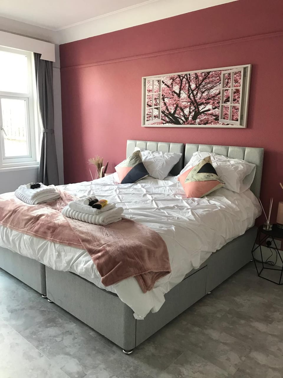 Beautiful 4 Bed Room Beach House Sea Views Garden House in Llandudno