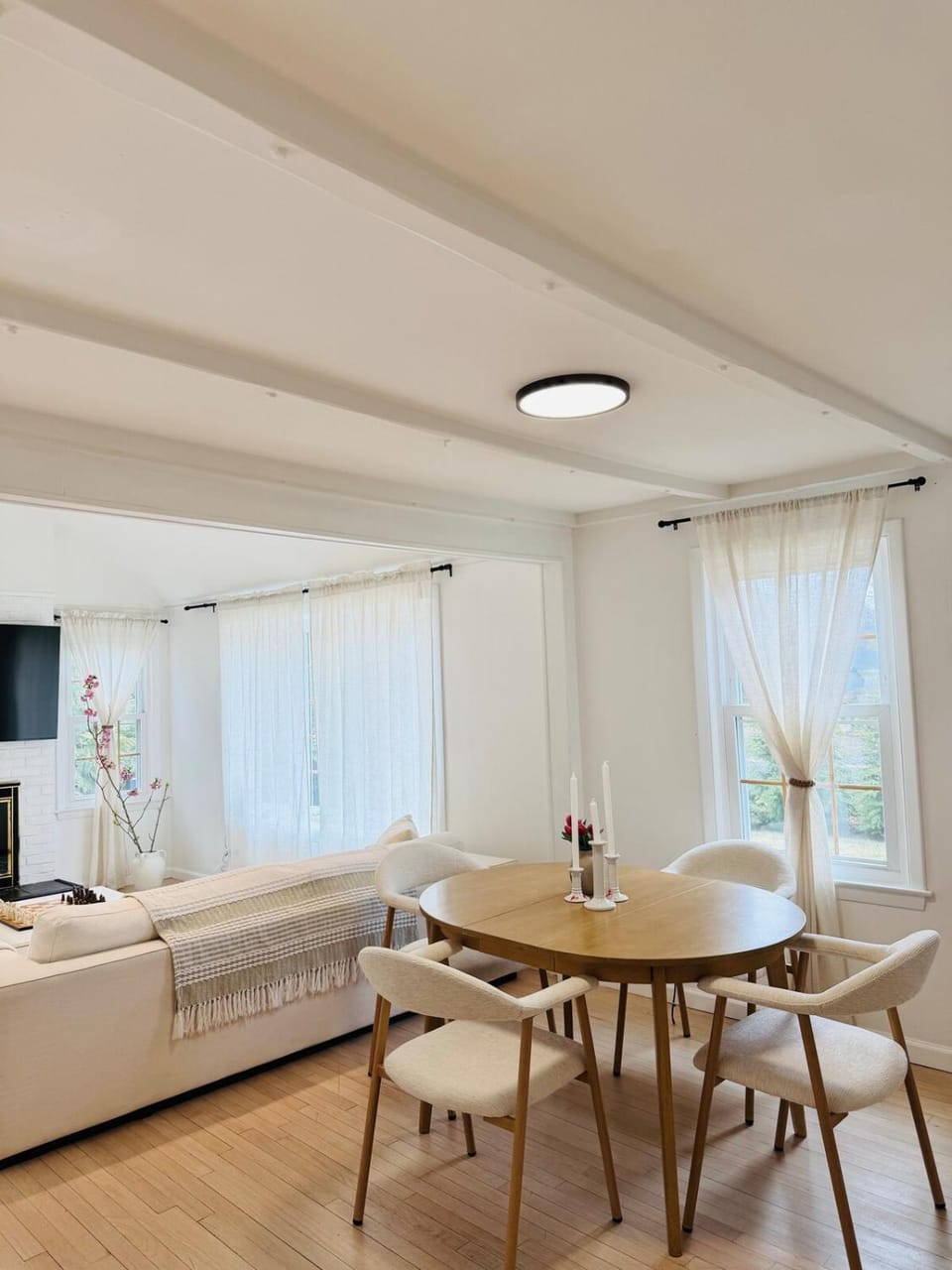 Walk to Beach! Hamptons Cottage with Hot Tub & Pool House in The Hamptons