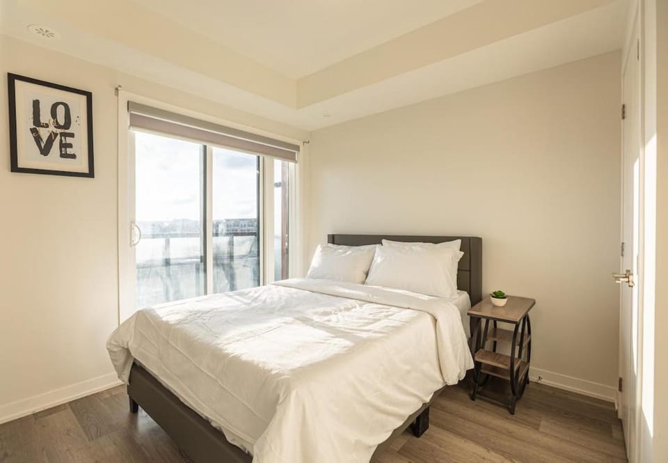 Bisco Hill Apartment in Richmond Hill