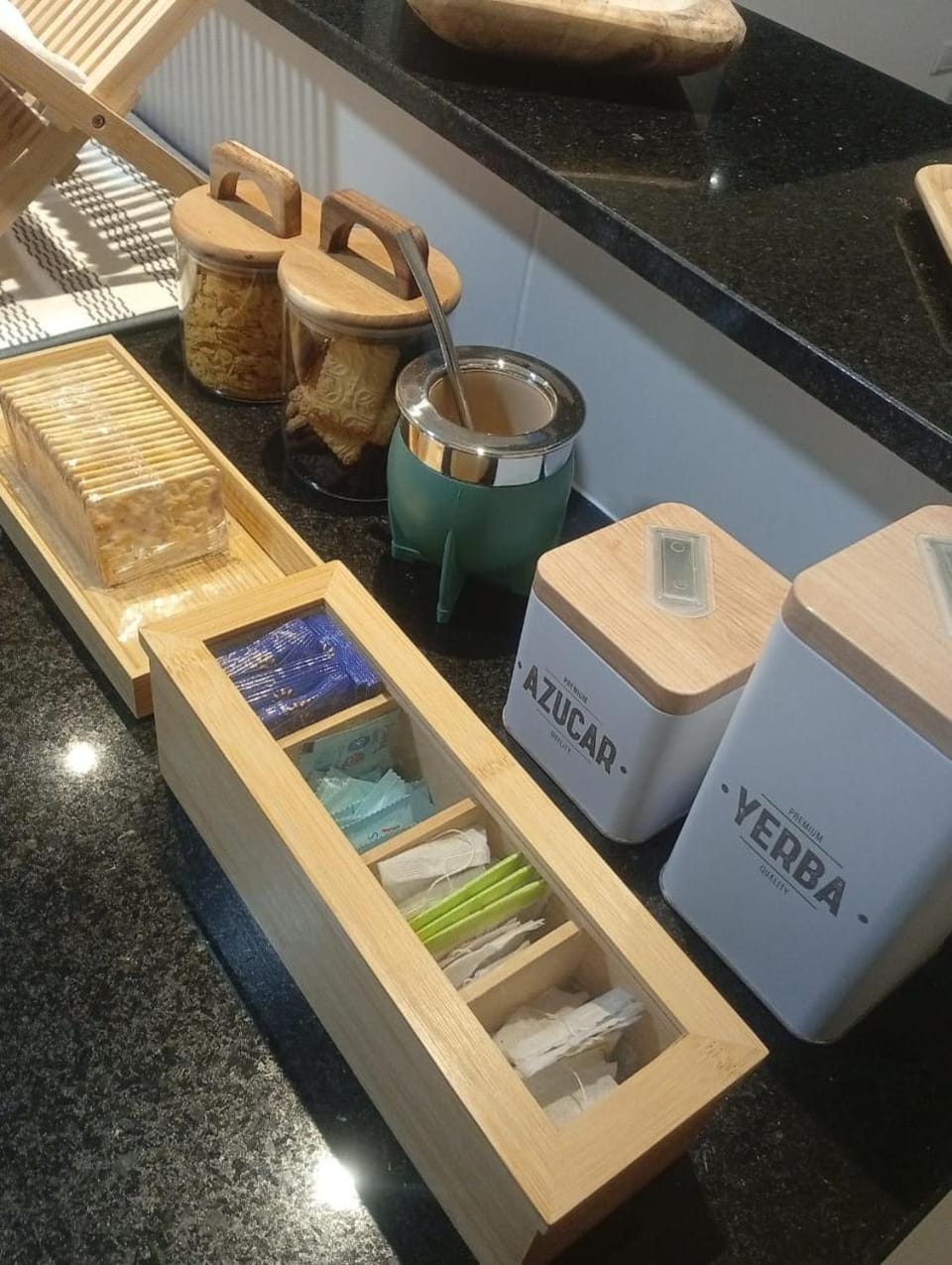 Coffee/tea facilities, Breakfast
