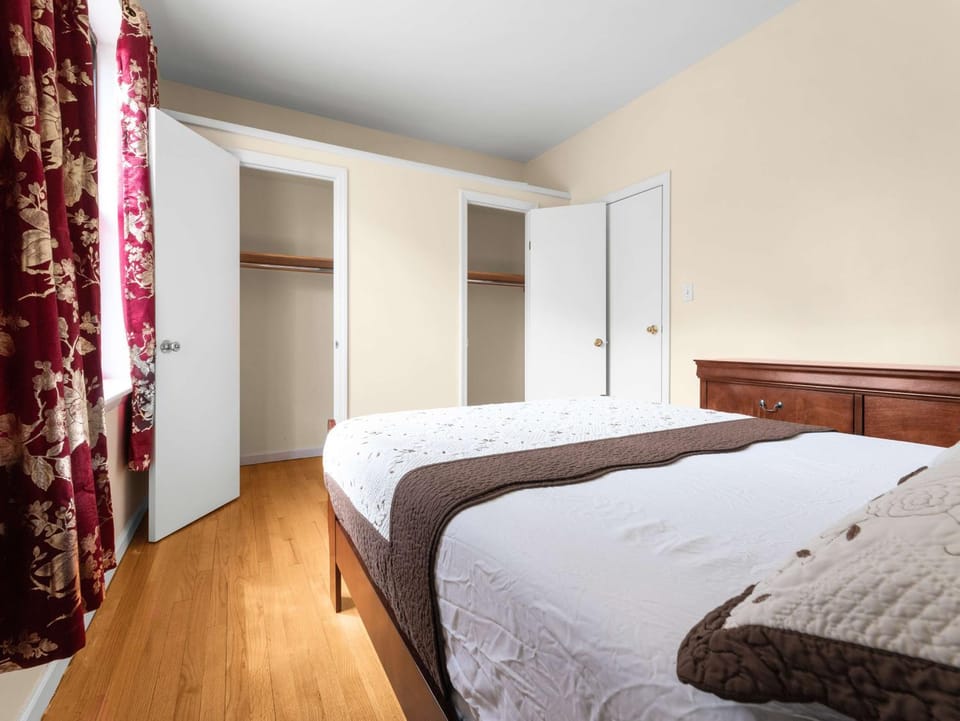 Fully Furnished 1BR Apartment in Sunnyside - Near Subway Apartment in Sunnyside