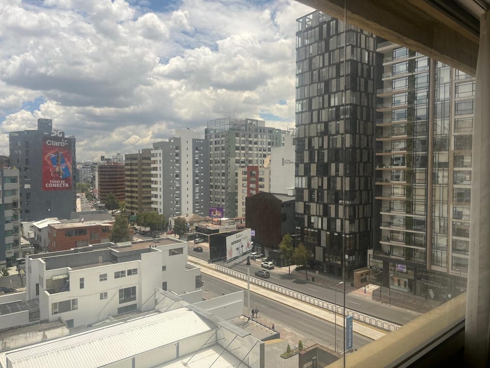 Suites Edificio Akros Apartment hotel in Quito