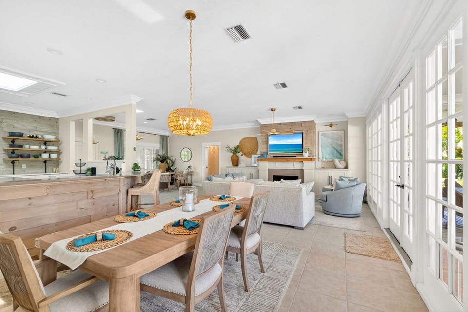 Living room, Dining area