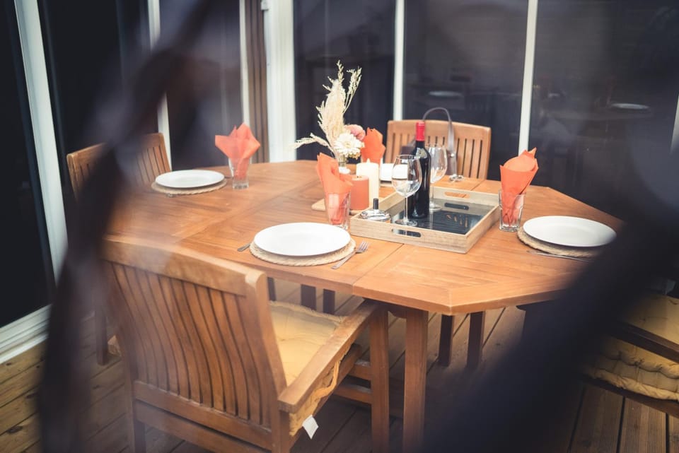 Patio, Dining area