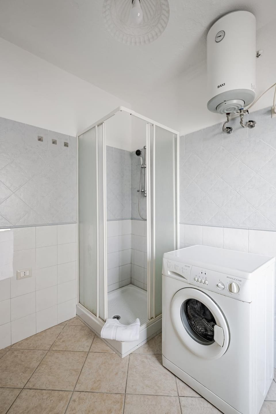 Shower, Bathroom, washing machine, washing machine