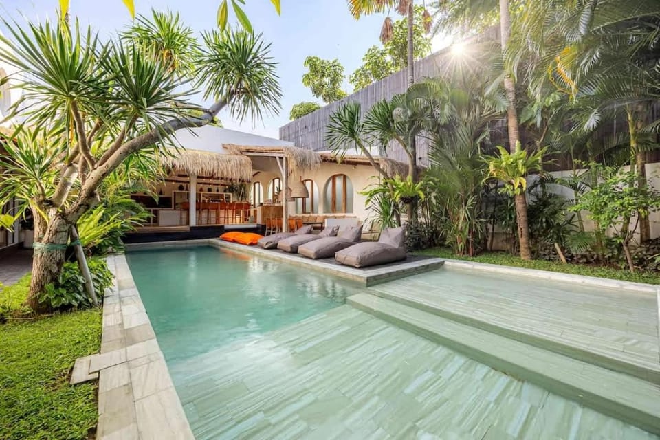 Elegant 4BR Pool Villa Families & Groups House in North Kuta