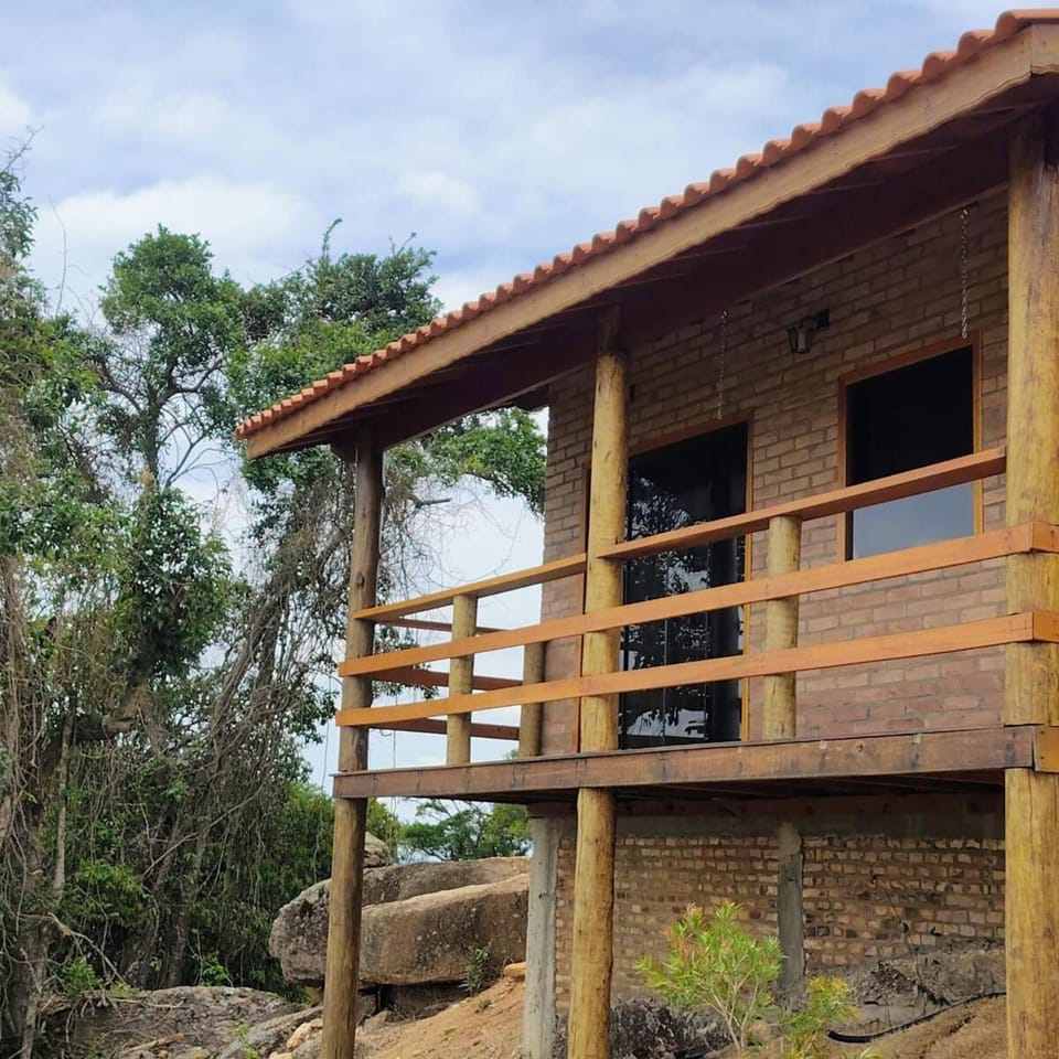Pico dos Pássaros - Chalé Tico-Tico - no alto da montanha com banheira Chalet in State of São Paulo