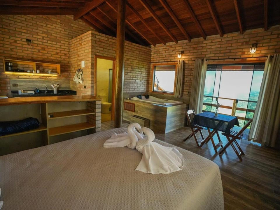 Pico dos Pássaros - Chalé Tico-Tico - no alto da montanha com banheira Chalet in State of São Paulo