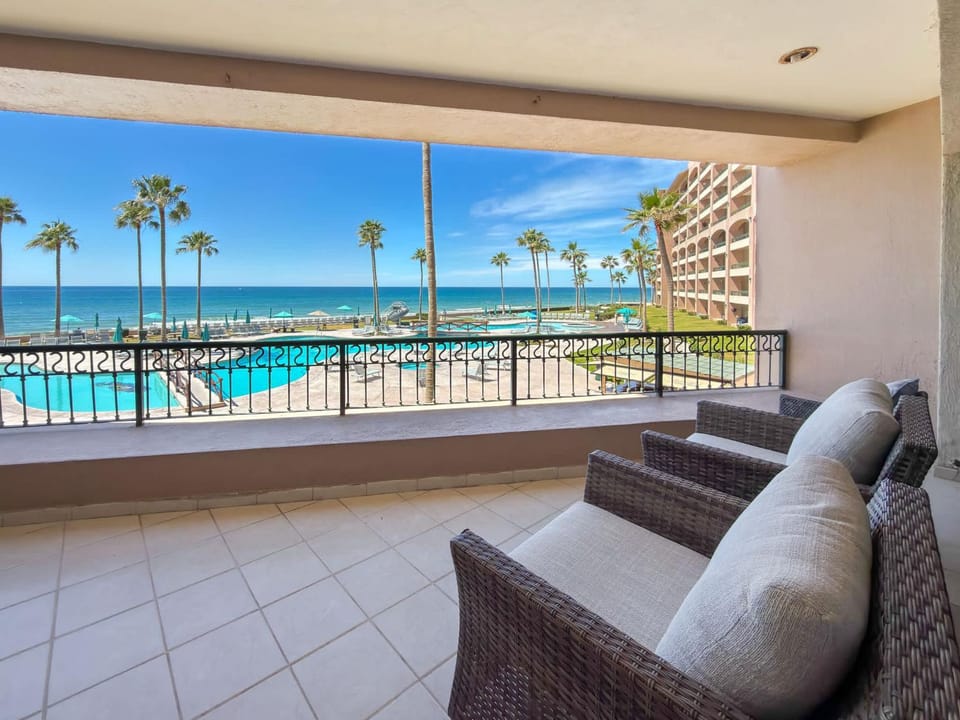Relaxing Oceanview Condo Pools & Beach E210 Apartment in Rocky Point