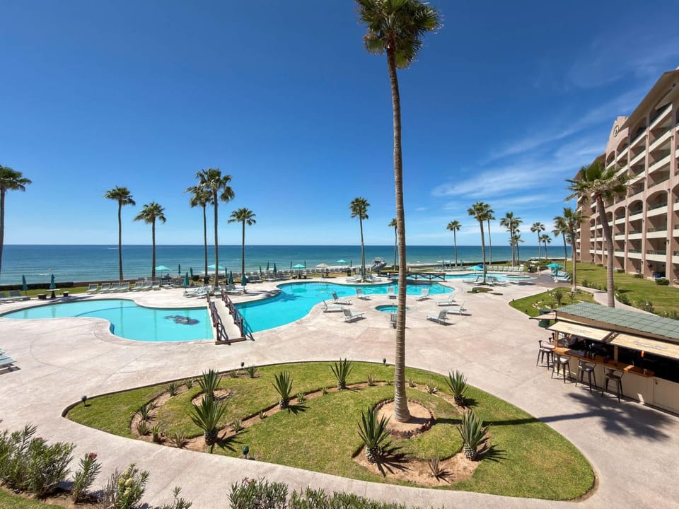 Relaxing Oceanview Condo Pools & Beach E210 Apartment in Rocky Point