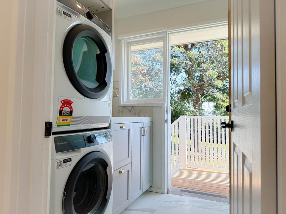 The Contemporary Nest by Shine Mooroolbark House in Melbourne