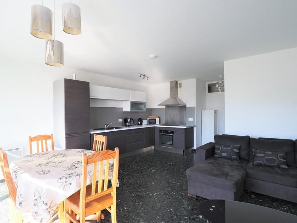 Appartement avec vue mer, parking - 6 pers. - FR-1-874-29 Apartment in Le Grau-du-Roi