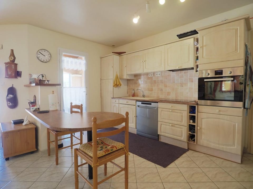 Villa clim, piscine, animaux OK - 8 pers. - FR-1-874-35 Apartment in Le Grau-du-Roi