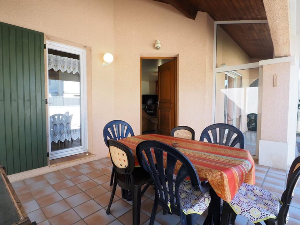 Villa clim, piscine, animaux OK - 8 pers. - FR-1-874-35 Apartment in Le Grau-du-Roi