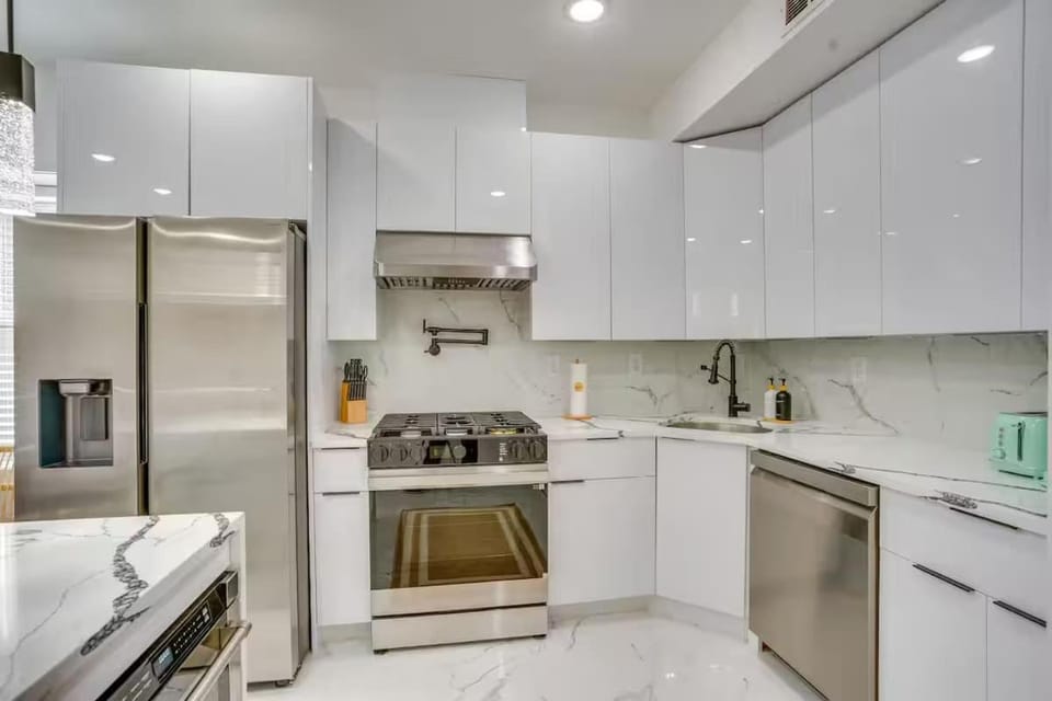 Designer Boho Guesthouse Private & Near NYC House in Secaucus