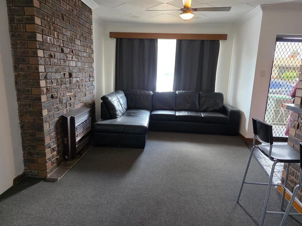 Room-1 Shared House near perth airport Bed and Breakfast in Perth