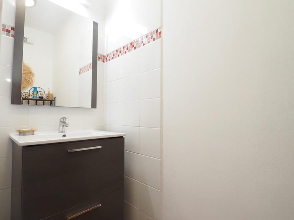 Appartement avec piscine - 4 pers. - FR-1-874-61 Apartment in Le Grau-du-Roi