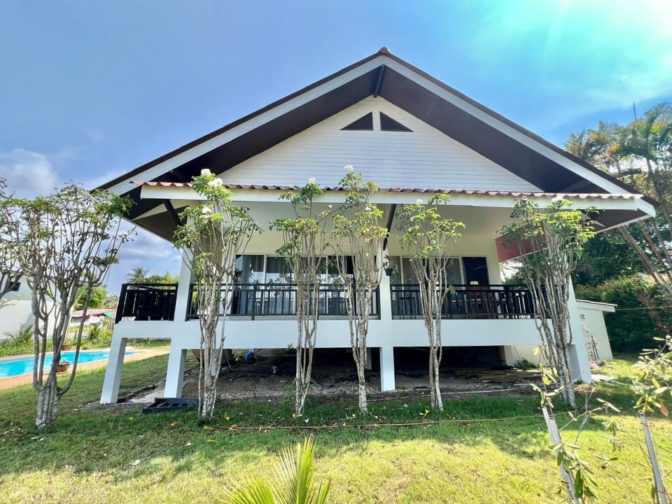 6BR Twin Pool Villas with Billiards Tong sala Villa in Ko Pha-ngan Sub-district