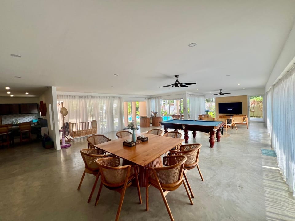 6BR Twin Pool Villas with Billiards Tong sala Villa in Ko Pha-ngan Sub-district