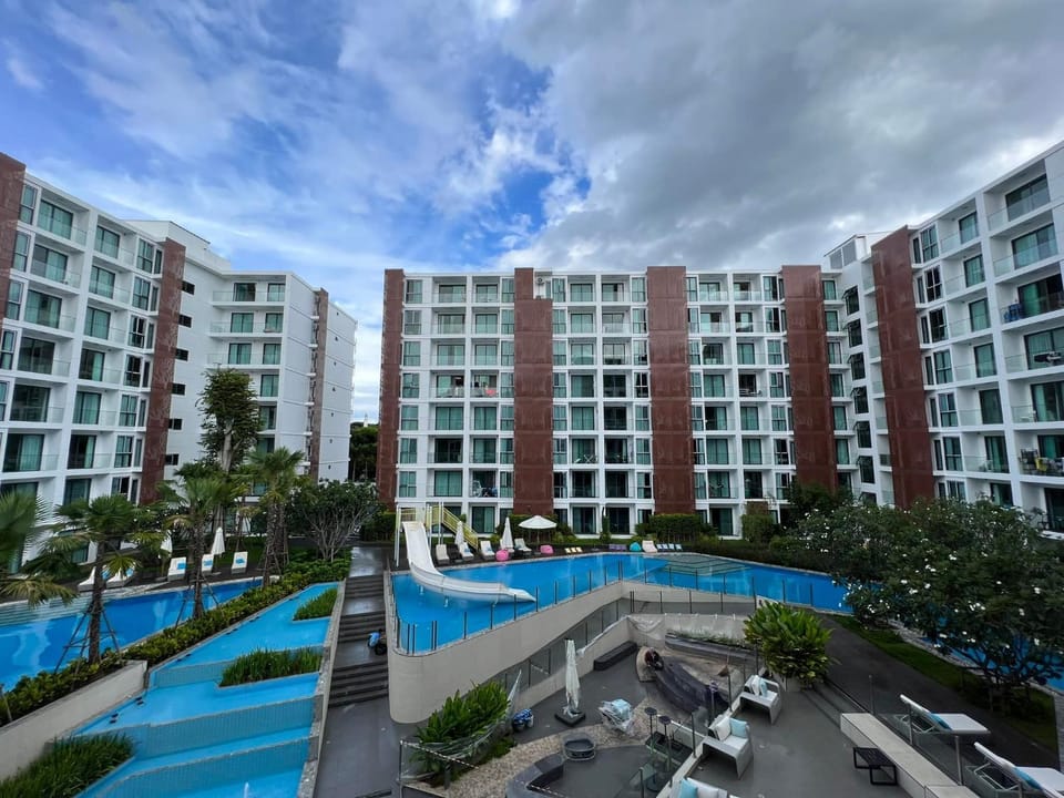 Property building, Pool view, Swimming pool