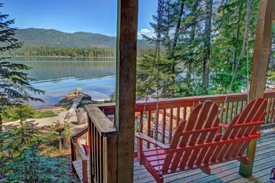 Lake Wenatchee Getaway - Lakefront Weekend Hideout Villa Villa in Lake Wenatchee