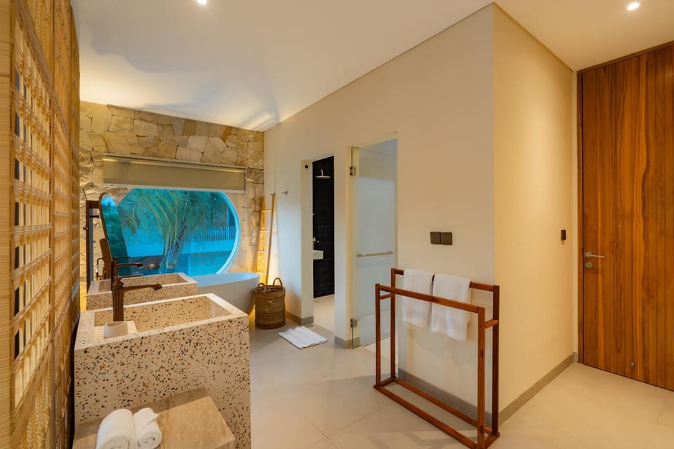 Bathroom, Bath, towels