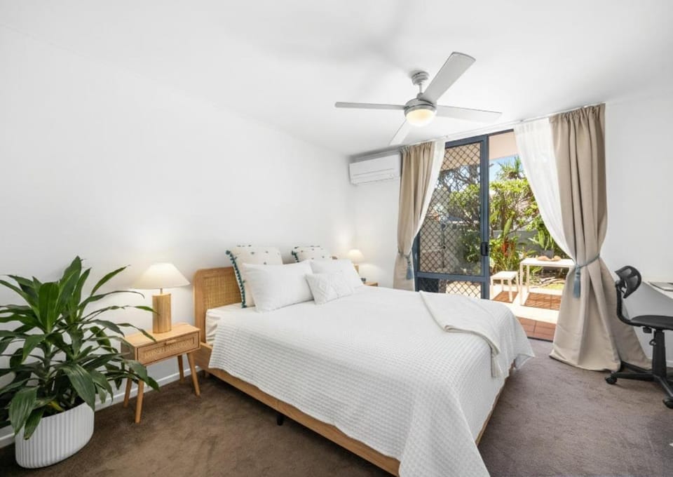 Salad Days -Beachfront & Pet Friendly Apartment in Marcoola