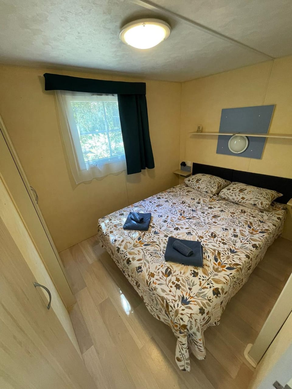 Mobil home 4 personnes - Fréjus Domaine du Pin de la Lègue Campground/ 
RV Resort in Roquebrune-sur-Argens