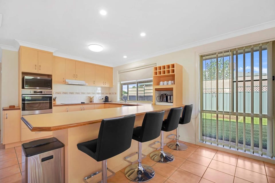 Whispering Glen - Pool Entertainer Close to Zoo House in Dubbo