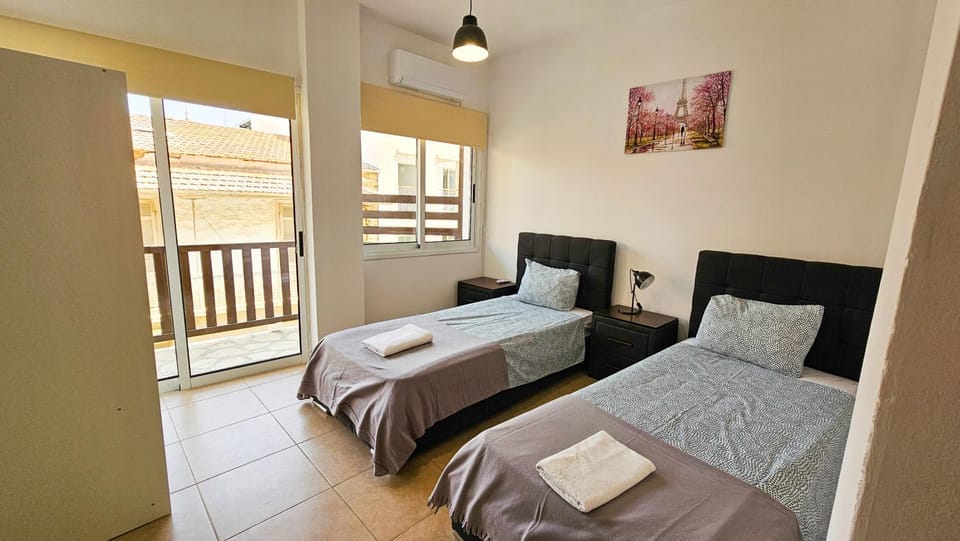 Bed, Balcony/Terrace, Bedroom