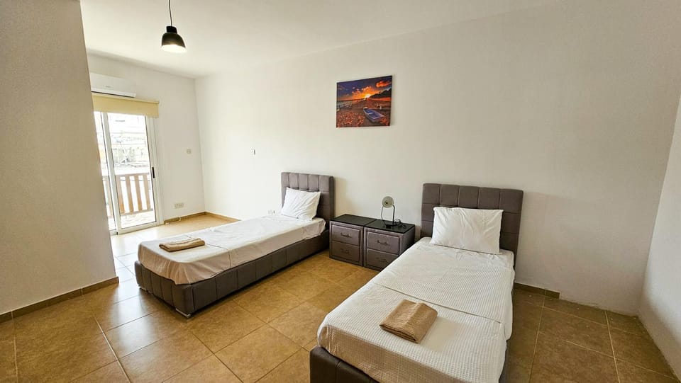 Bed, Balcony/Terrace, Bedroom