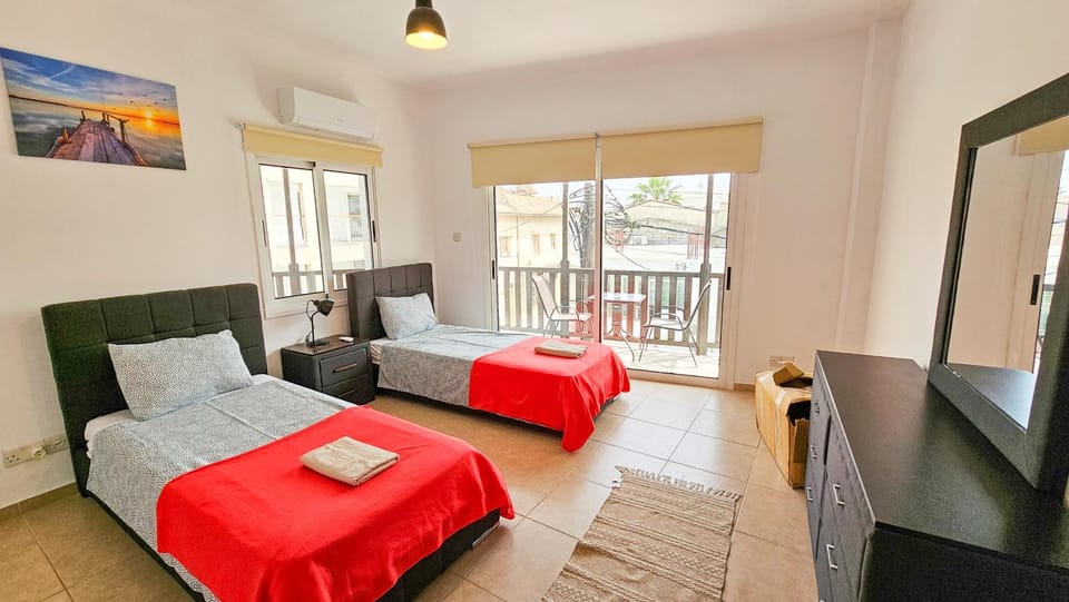 Bed, Balcony/Terrace, Bedroom