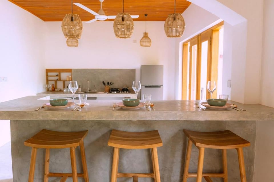 Kitchen or kitchenette, Dining area, stove