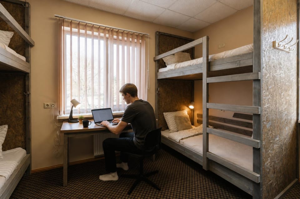 Bedroom, bunk bed