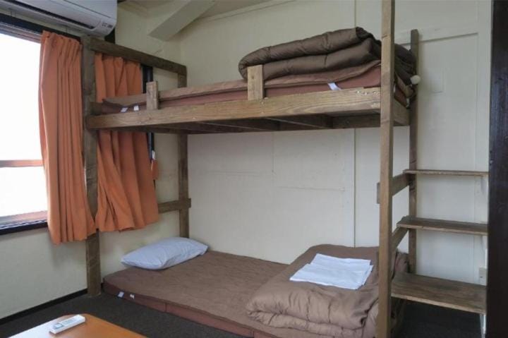 OKAYAMA Backpackers Bed and Breakfast in Japan