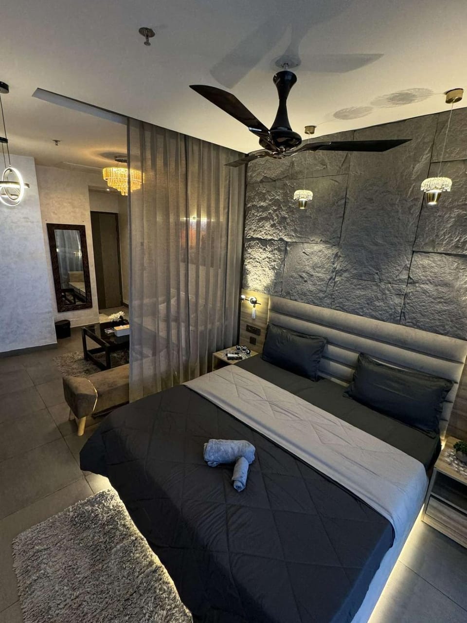 Photo of the whole room, Bedroom