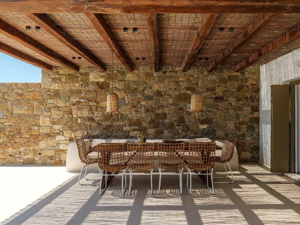 Patio, Day, Balcony/Terrace, Dining area