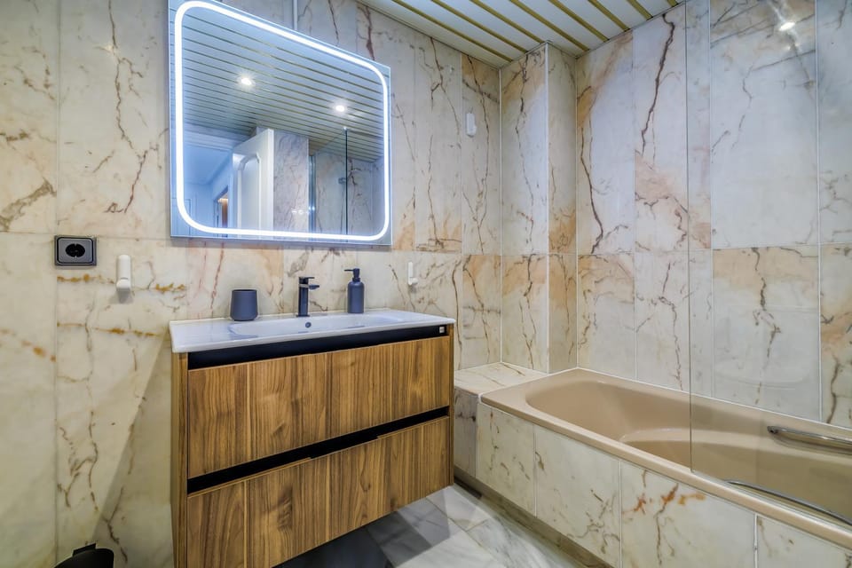 Bathroom, Bath