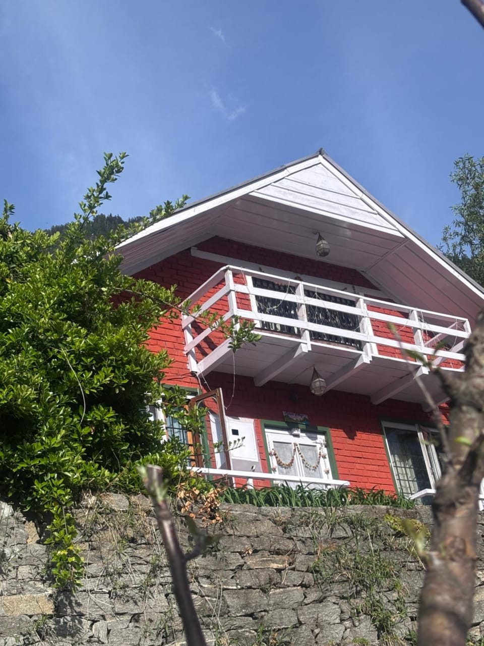 Mistvale Cottage Chalet in Manali