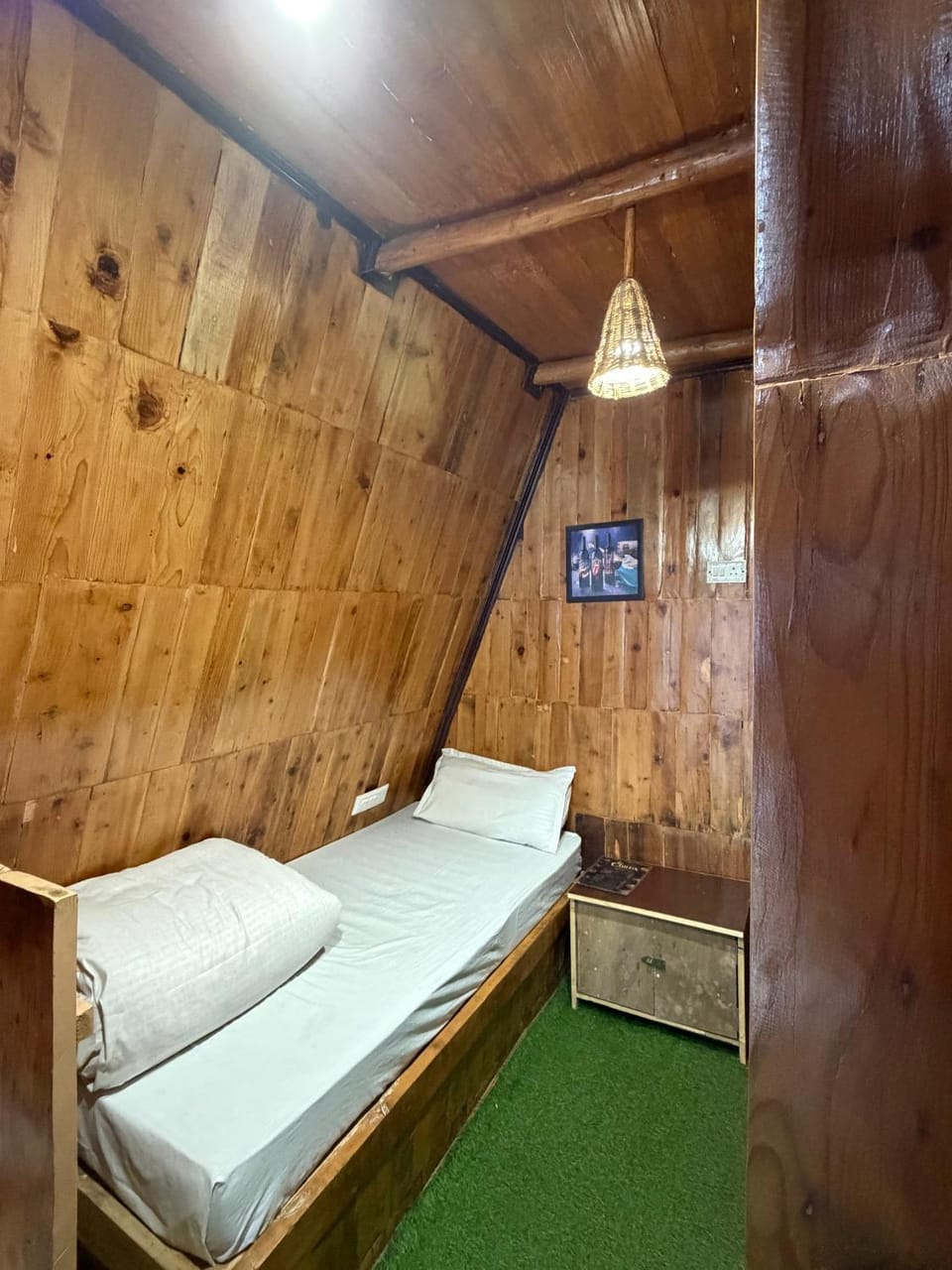 Chilux Manali Hostel in Manali