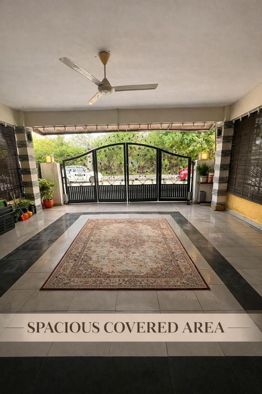 Cozy Terrace House Nearby Hospital Airport Bayan Lepas Penang House in Bayan Lepas