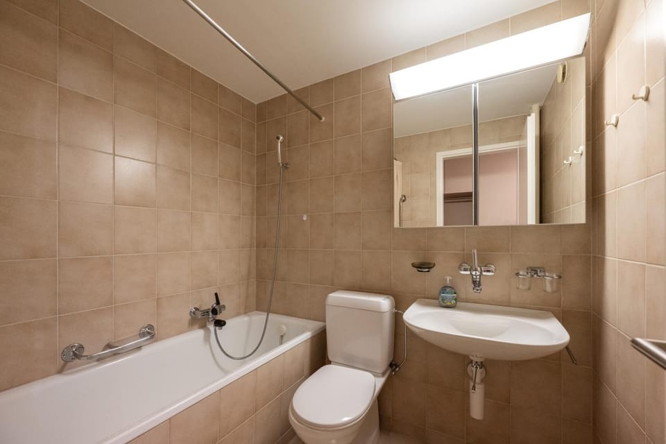 4 Zi Familienwohnung Haus Ravaisch 14 Davos Dorf EG Apartment in Davos