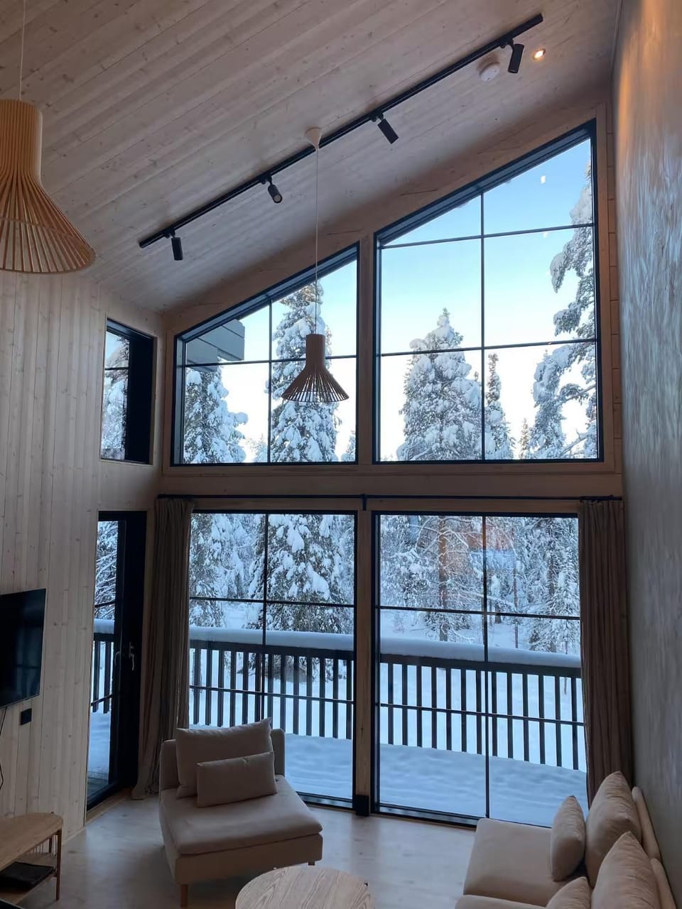 Natural landscape, Winter, TV and multimedia, Living room, Seating area