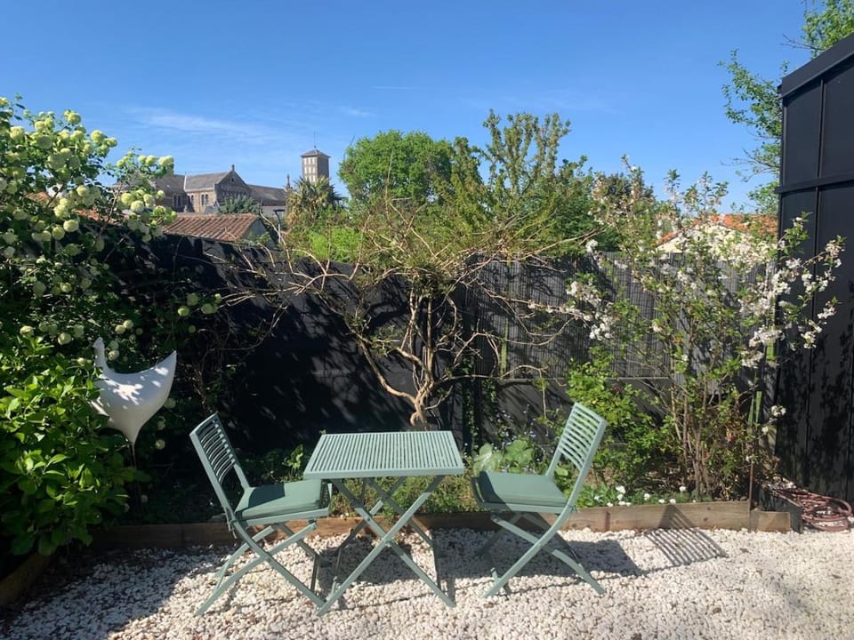 Appartement Bouguenais calme avec jardin et proche de l'aéroport Apartment in Pays de la Loire