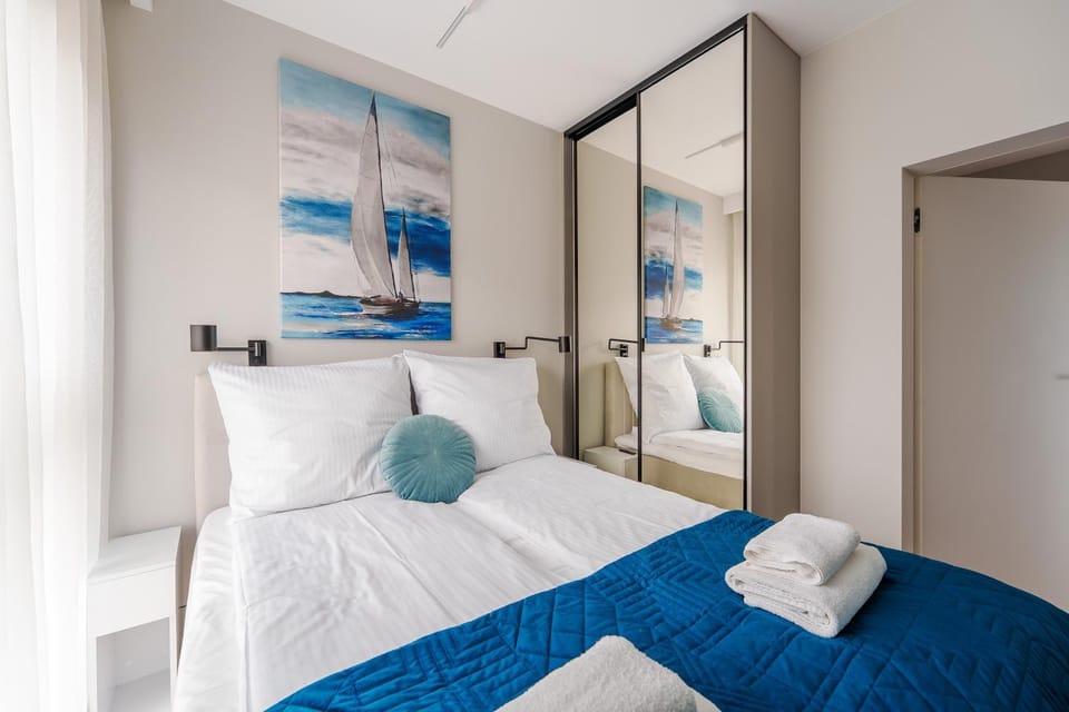 Bed, Photo of the whole room, Bedroom, towels, wardrobe