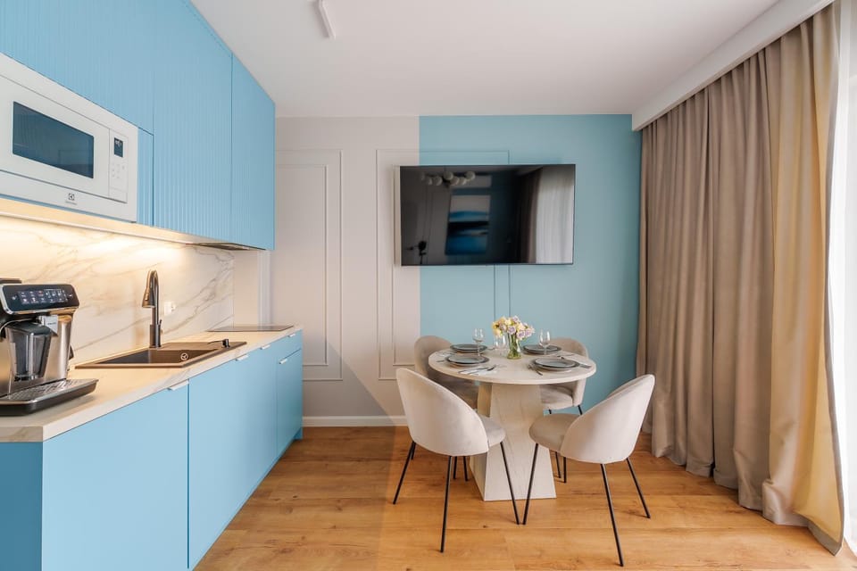 TV and multimedia, Coffee/tea facilities, Kitchen or kitchenette, Dining area, pet friendly, stove