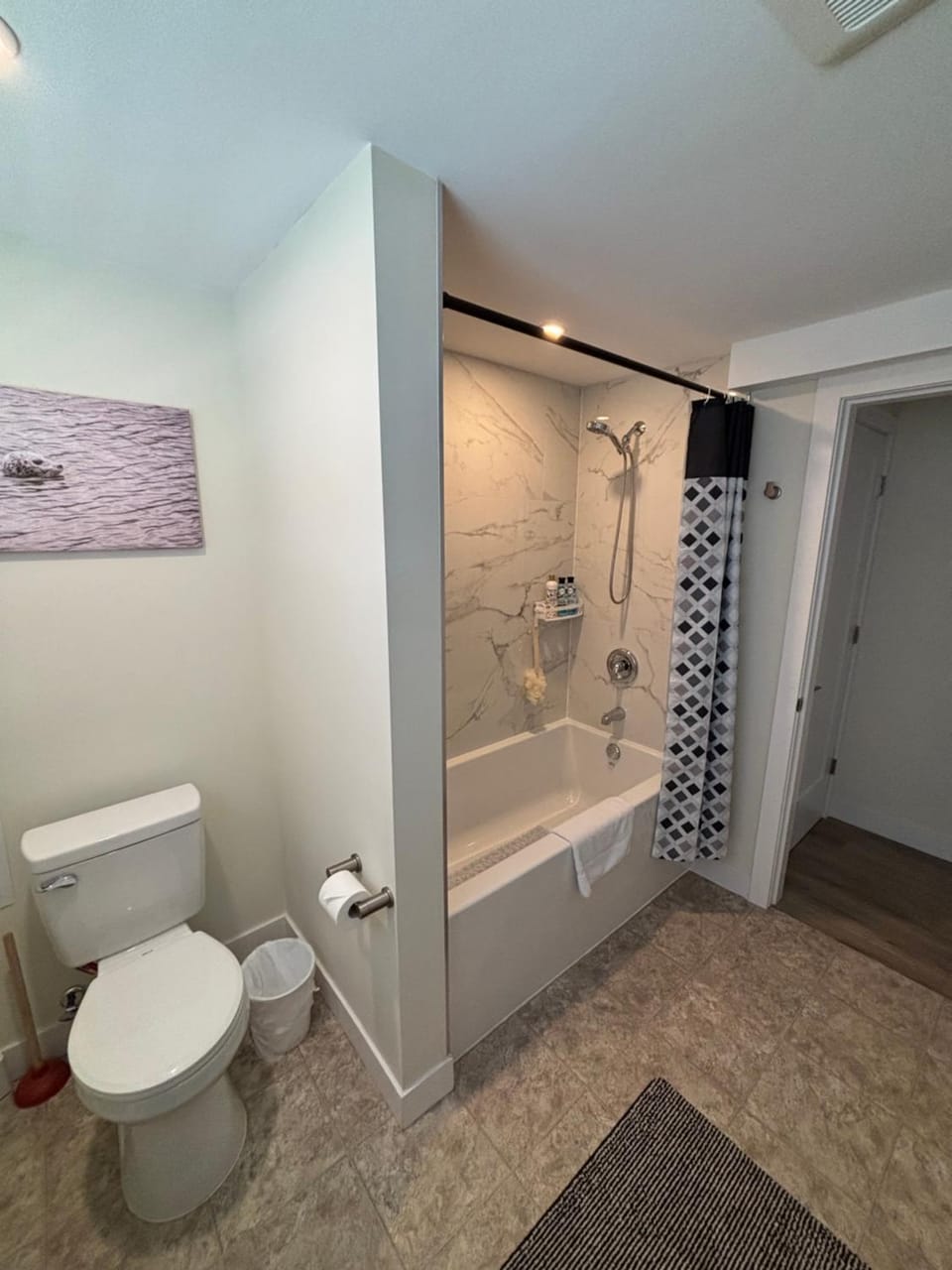 Private Guest Suite In Colwood Bed and Breakfast in Langford