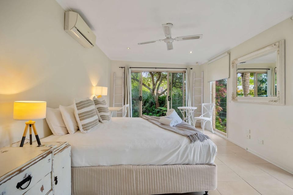 Noosa Sunrise - Pet-friendly with Pool House in Sunrise Beach