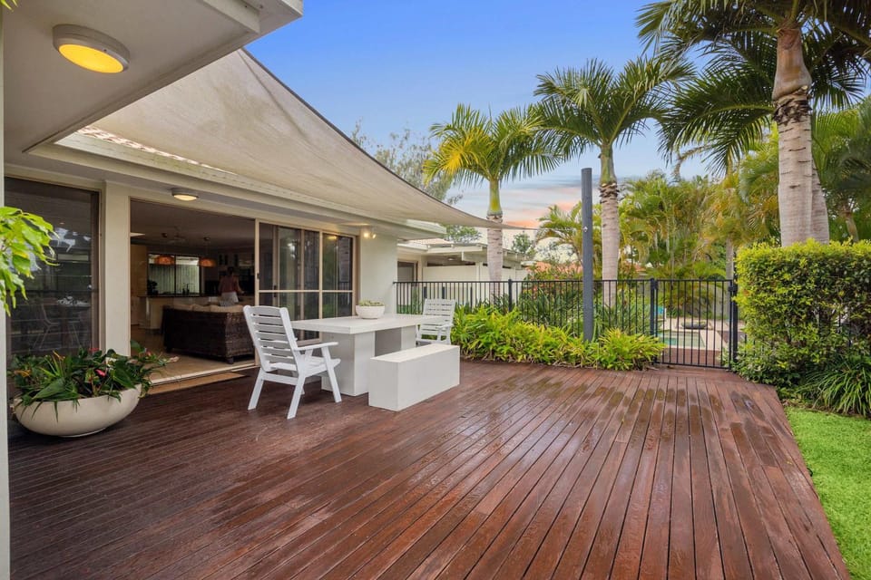 Noosa Sunrise - Pet-friendly with Pool House in Sunrise Beach