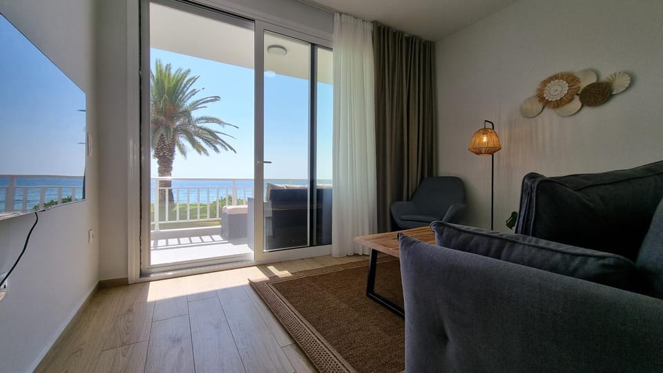 Seafront Bliss Apartment Skala Fourkas Apartment in Halkidiki